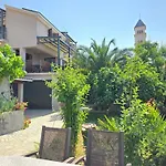 Mit Balkon- Ac- Privatparkplatz By Interhome Lägenhet Crikvenica