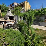 Lägenhet Mit Balkon- Ac- Privatparkplatz By Interhome