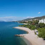 Lägenhet Mit Balkon- Ac- Privatparkplatz By Interhome