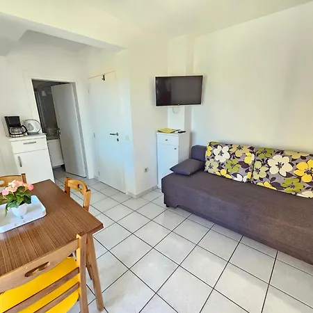 Mit Balkon- Ac- Privatparkplatz By Interhome Lägenhet *