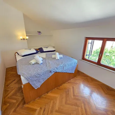Mit Balkon- Ac- Privatparkplatz By Interhome Lägenhet Crikvenica