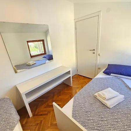 公寓 Mit Balkon- Ac- Privatparkplatz By Interhome