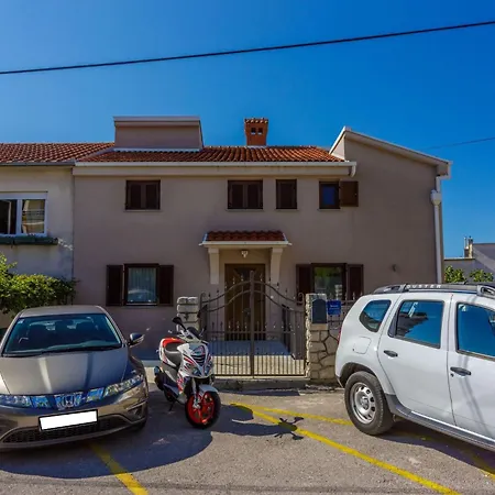 Mit Balkon- Ac- Privatparkplatz By Interhome 公寓 茨里克韦尼察