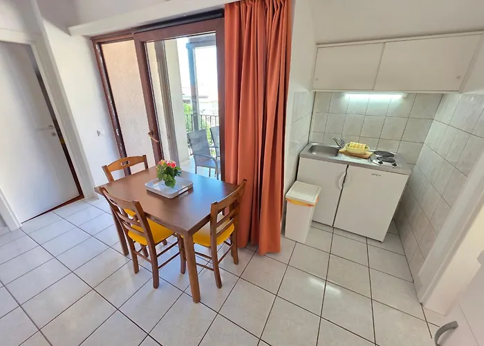 公寓 Mit Balkon- Ac- Privatparkplatz By Interhome
