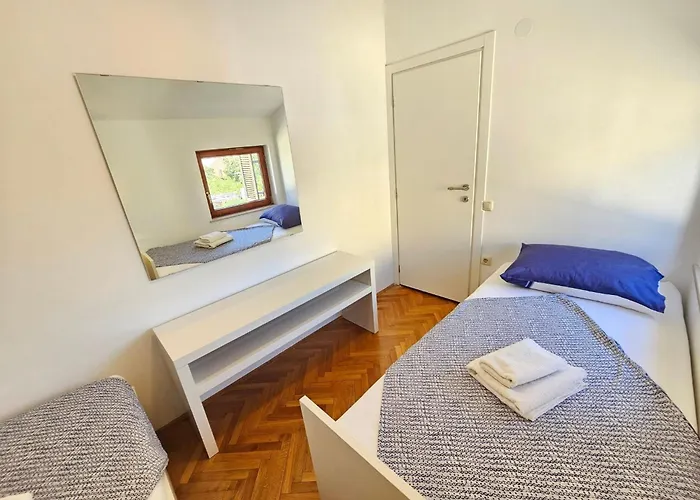 公寓 Mit Balkon- Ac- Privatparkplatz By Interhome